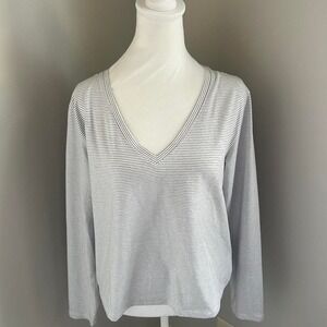 ATHLETA Essential V-neck top black & white stripe NWT.